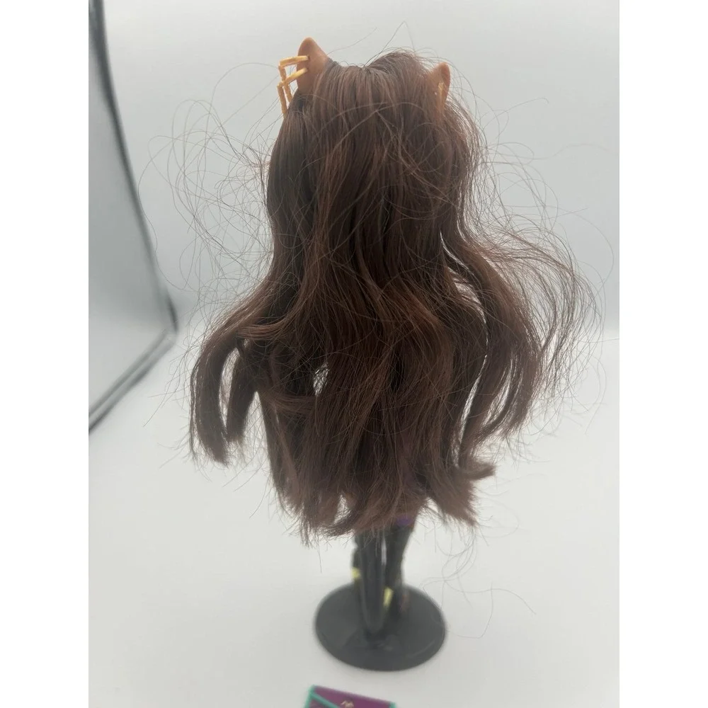 Monster High Schools Out Clawdeen Wolf fashion doll
